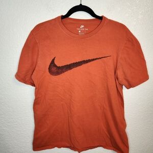 Nike Tee Shirt Men’s L Orange Athletic Cut Swoosh Logo